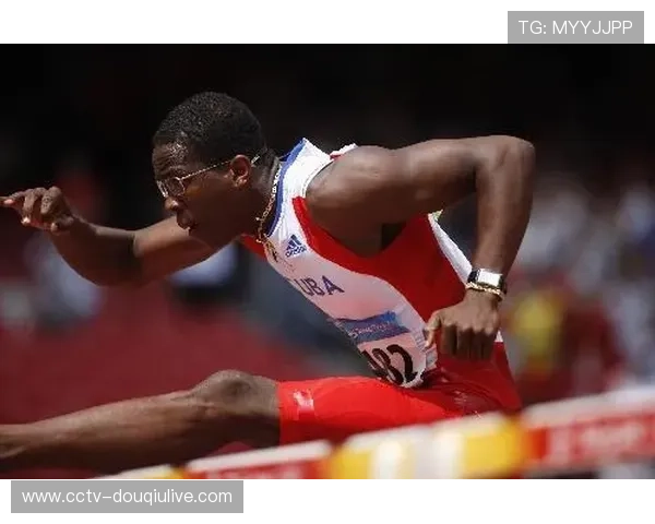 古巴跨栏选手抢跑，十年努力