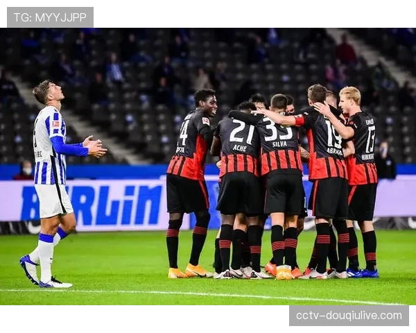 欧冠半决赛对阵出炉：拜仁大战巴黎上演攻防对决，阿森纳马竞风格碰撞