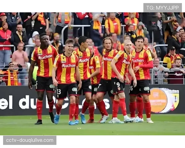 朗斯主场对阵图卢兹，争冠关键战前球队士气高涨